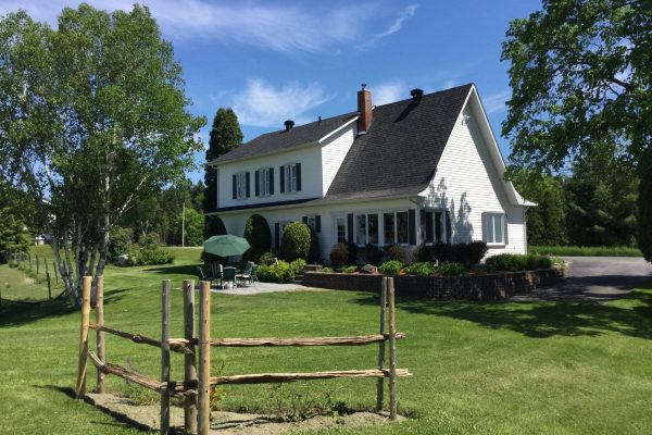 Charmante maison de campagne à louer au Lac-Saint-Jean